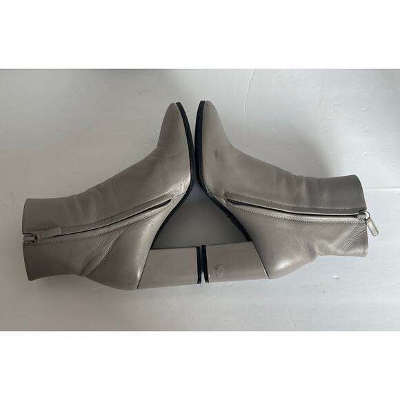 BALENCIAGA Gray Glove Leather Zip Up Chunky Heel Round Toe Ankle Boots 7  EU 37 - Picture 4 of 16
